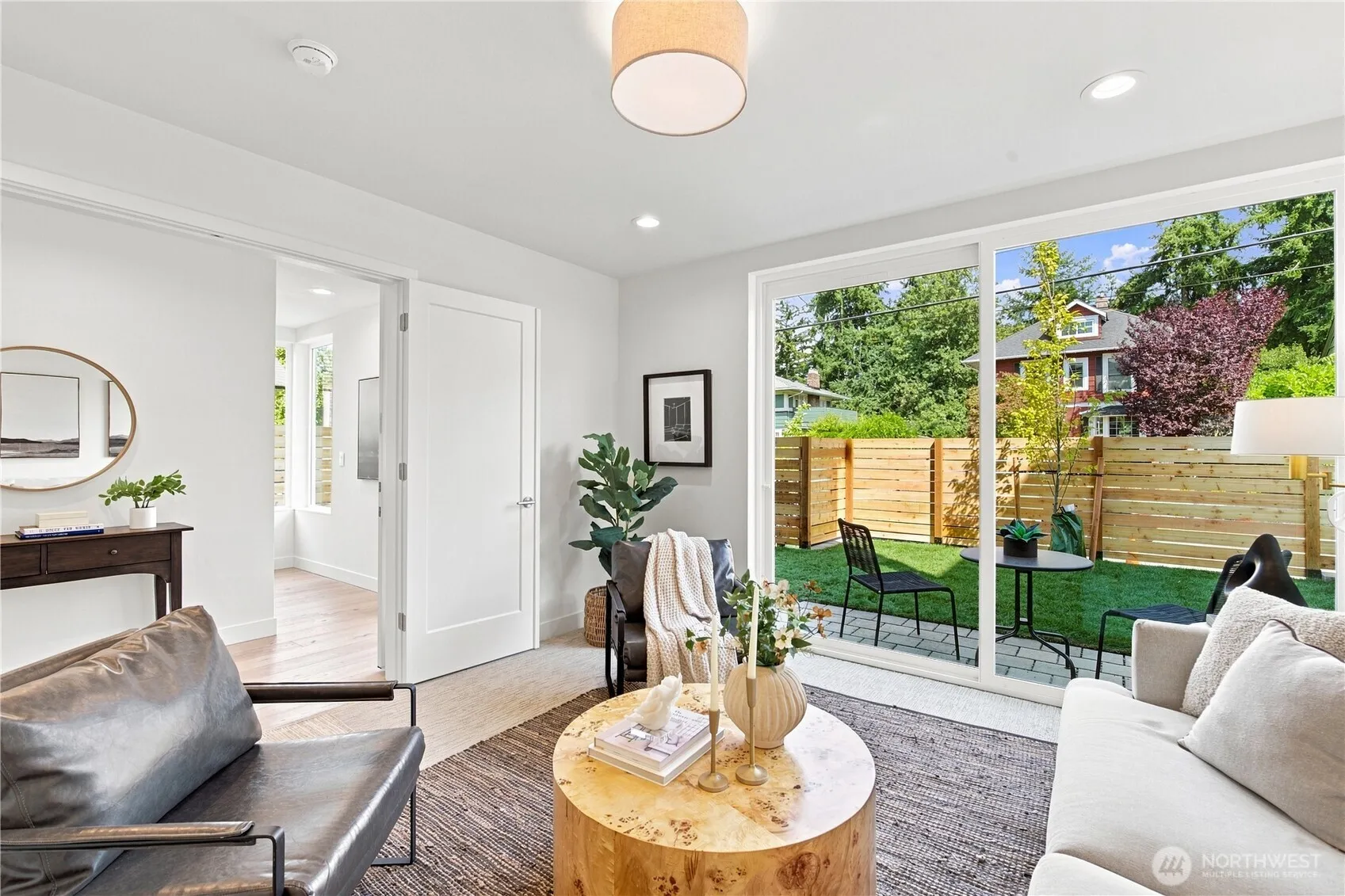 Property photo for 2645 Walnut Avenue Sw, Seattle photo 5