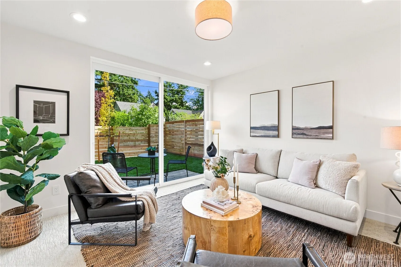 Property photo for 2645 Walnut Avenue Sw, Seattle photo 4