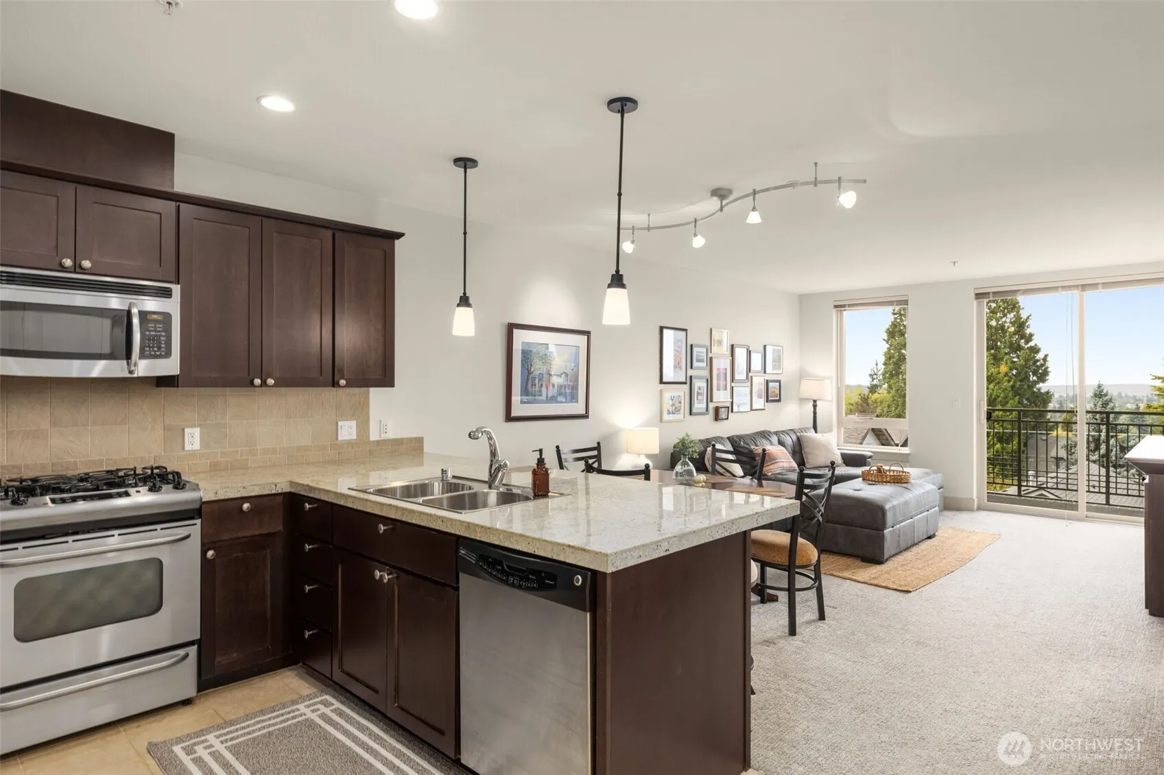 Property photo for 6801 Greenwood Avenue N #304, Seattle photo 4