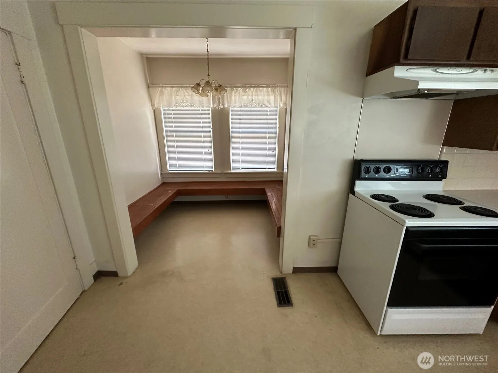 Property photo for 12313 Valley Ave E, Puyallup photo 5