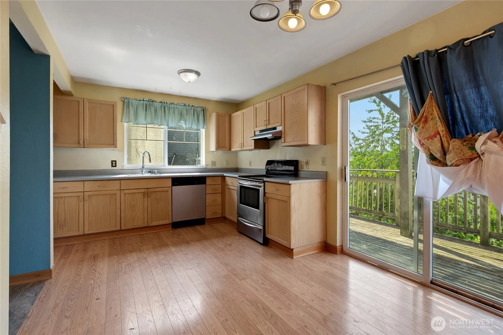 Property photo for 1735 28th Avenue S, Seattle photo 5