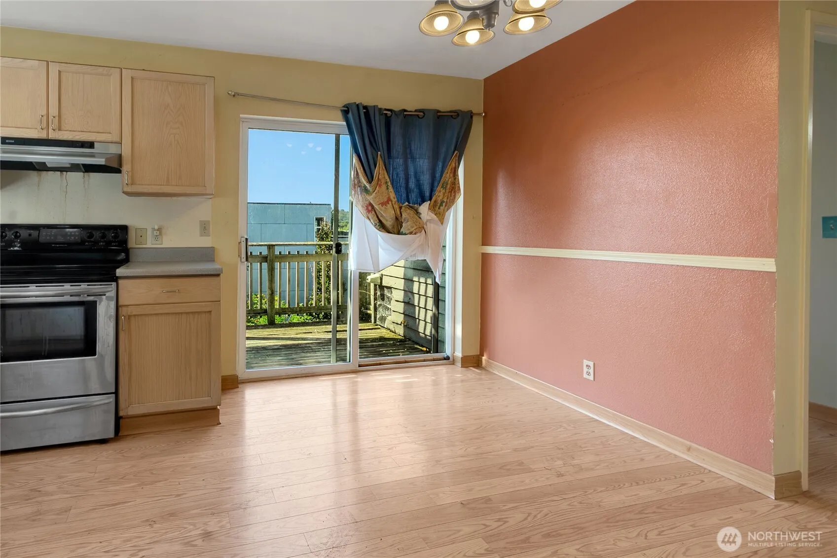 Property photo for 1735 28th Avenue S, Seattle photo 3