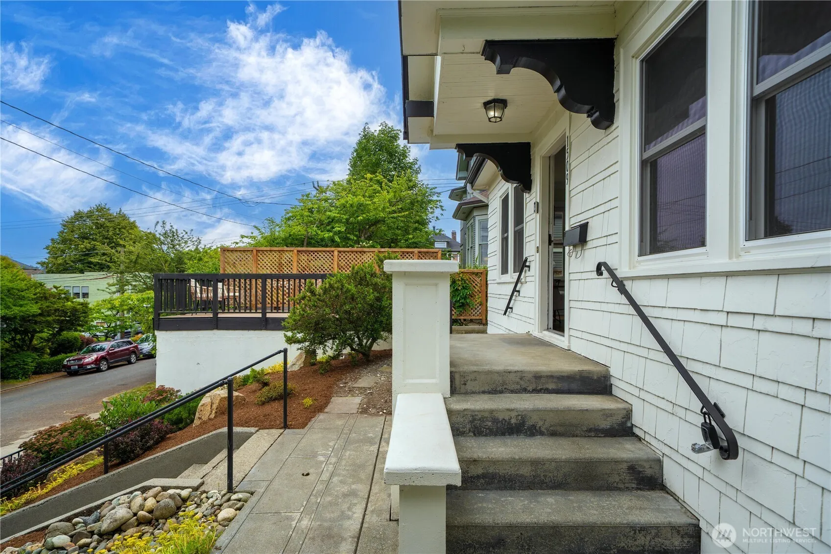 Property photo for 1509 4th Avenue W, Seattle photo 4