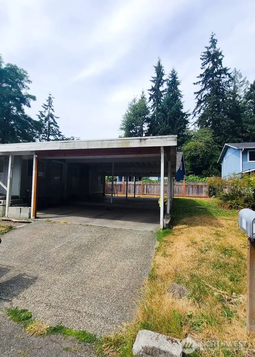 Property photo for 108 Ne 157th Street, Shoreline photo 2