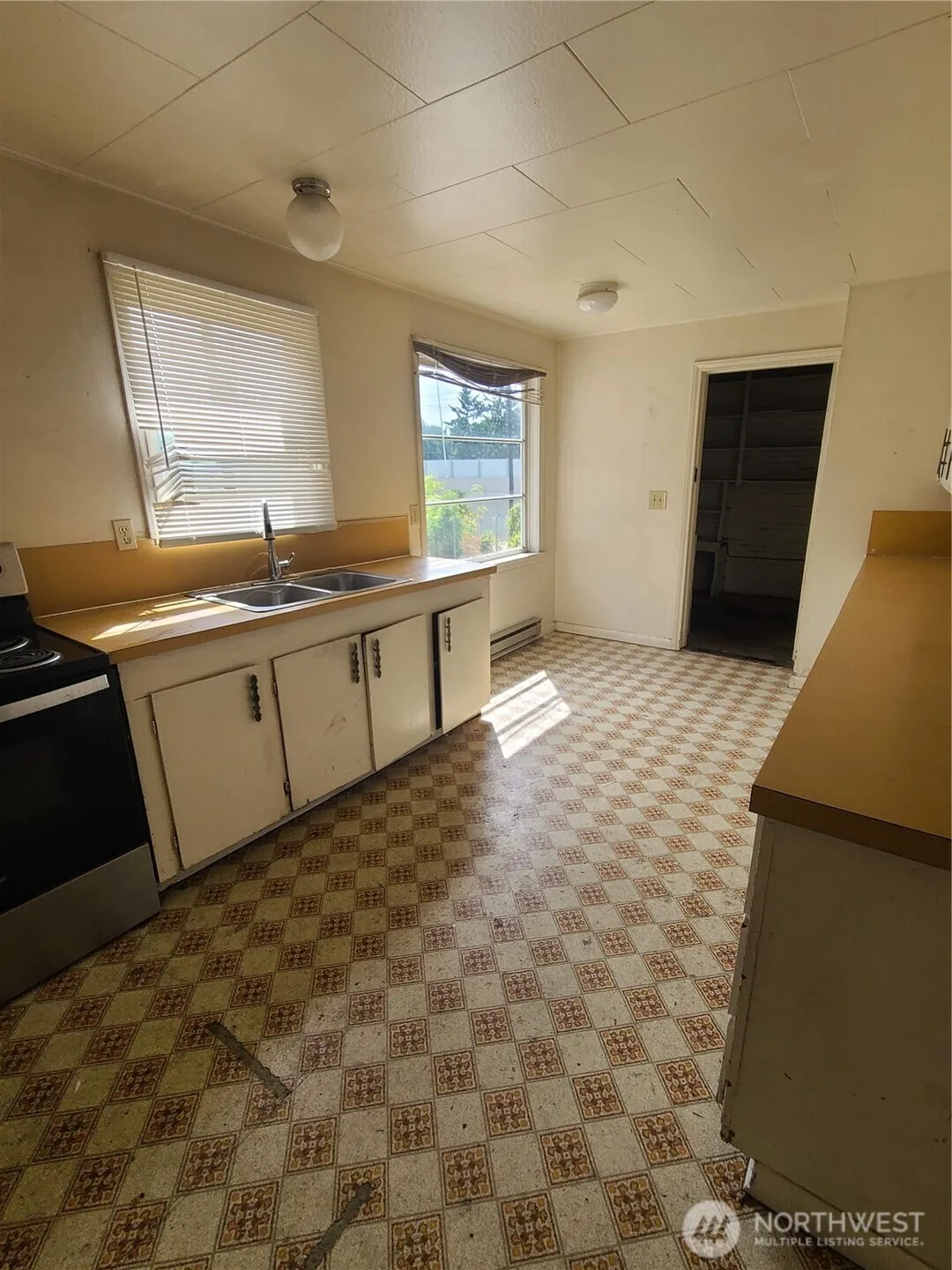 Property photo for 108 Ne 157th Street, Shoreline photo 3