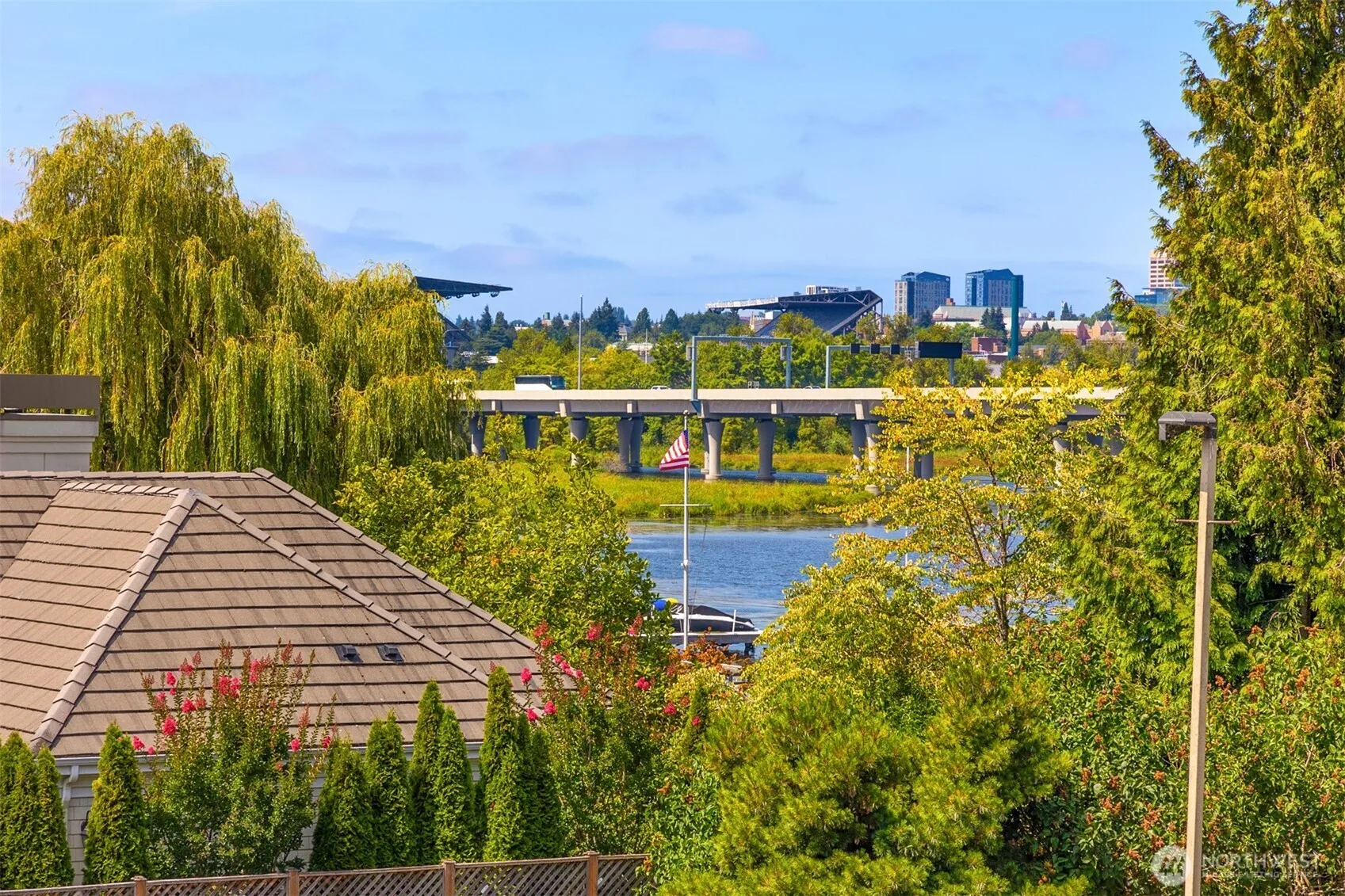 Property photo for 2501 Canterbury Lane E #320, Seattle photo 4