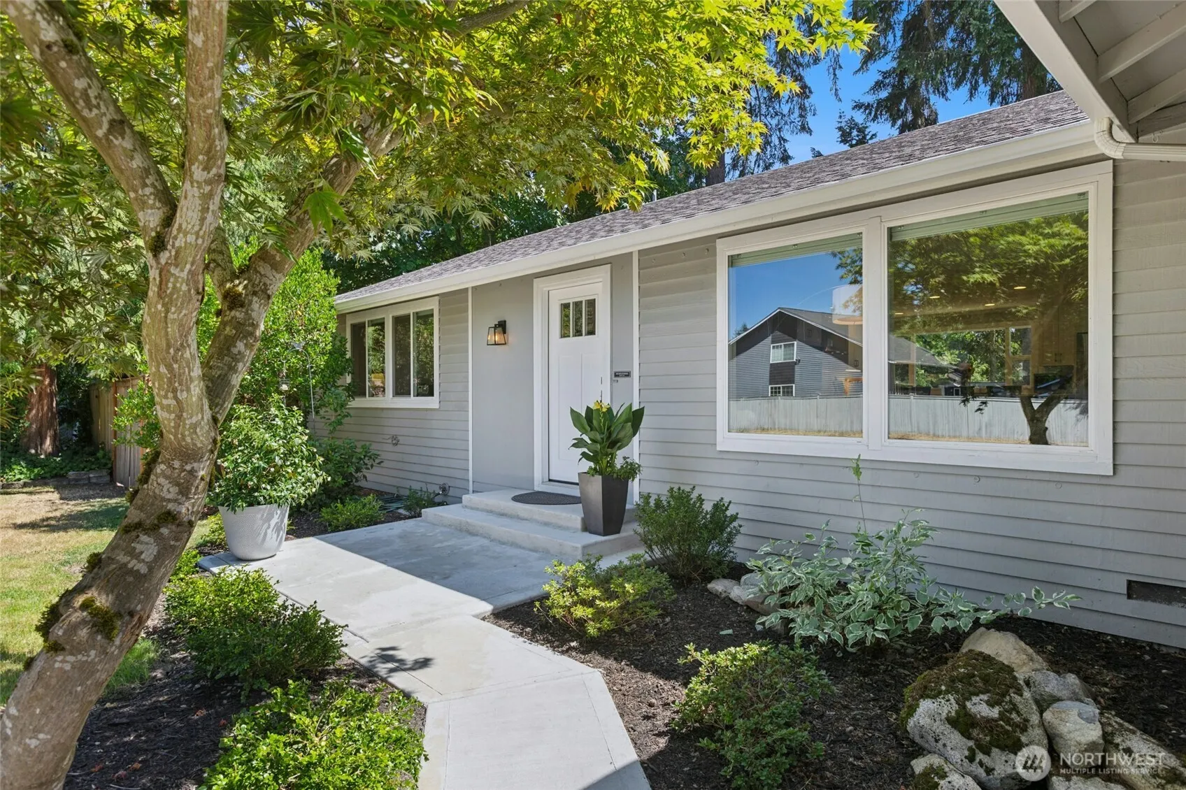 Property photo for 11815 Ne 143rd Street, Kirkland photo 3