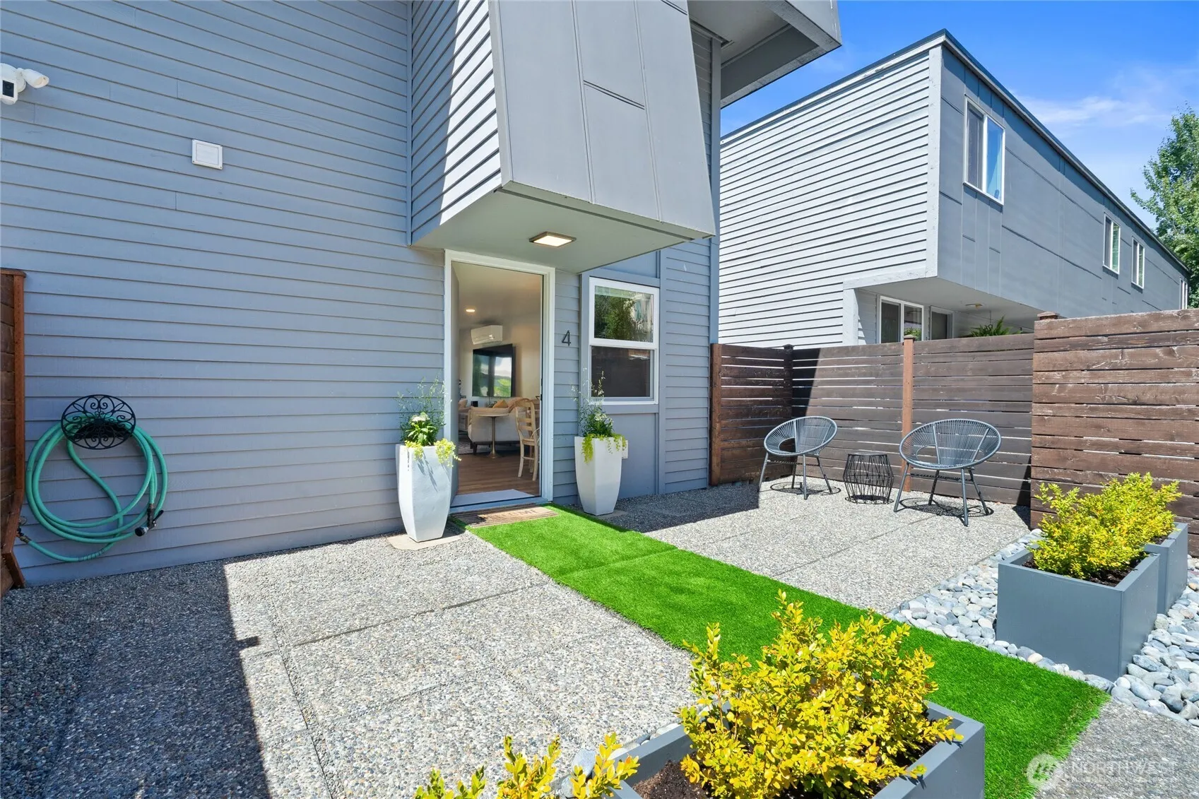Property photo for 10112 Ne 68th Street Ne #4, Kirkland photo 4