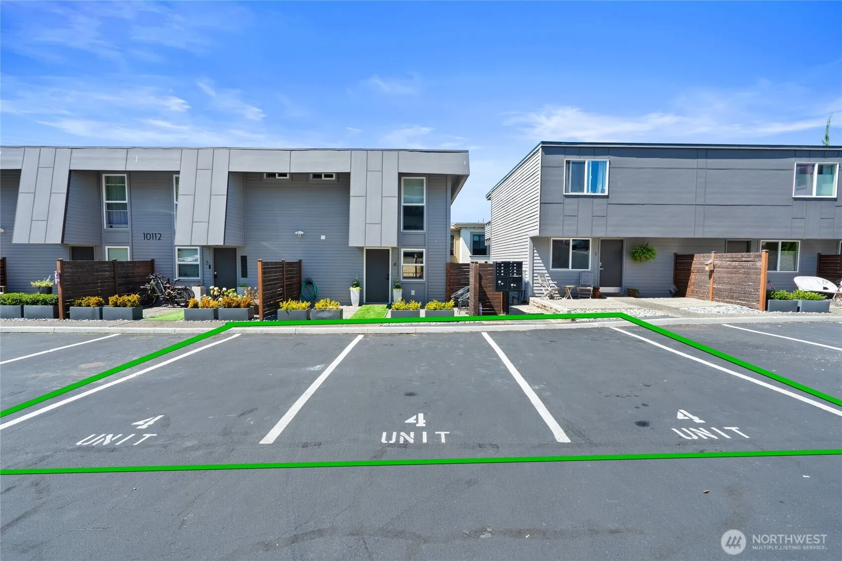 Property photo for 10112 Ne 68th Street Ne #4, Kirkland photo 5