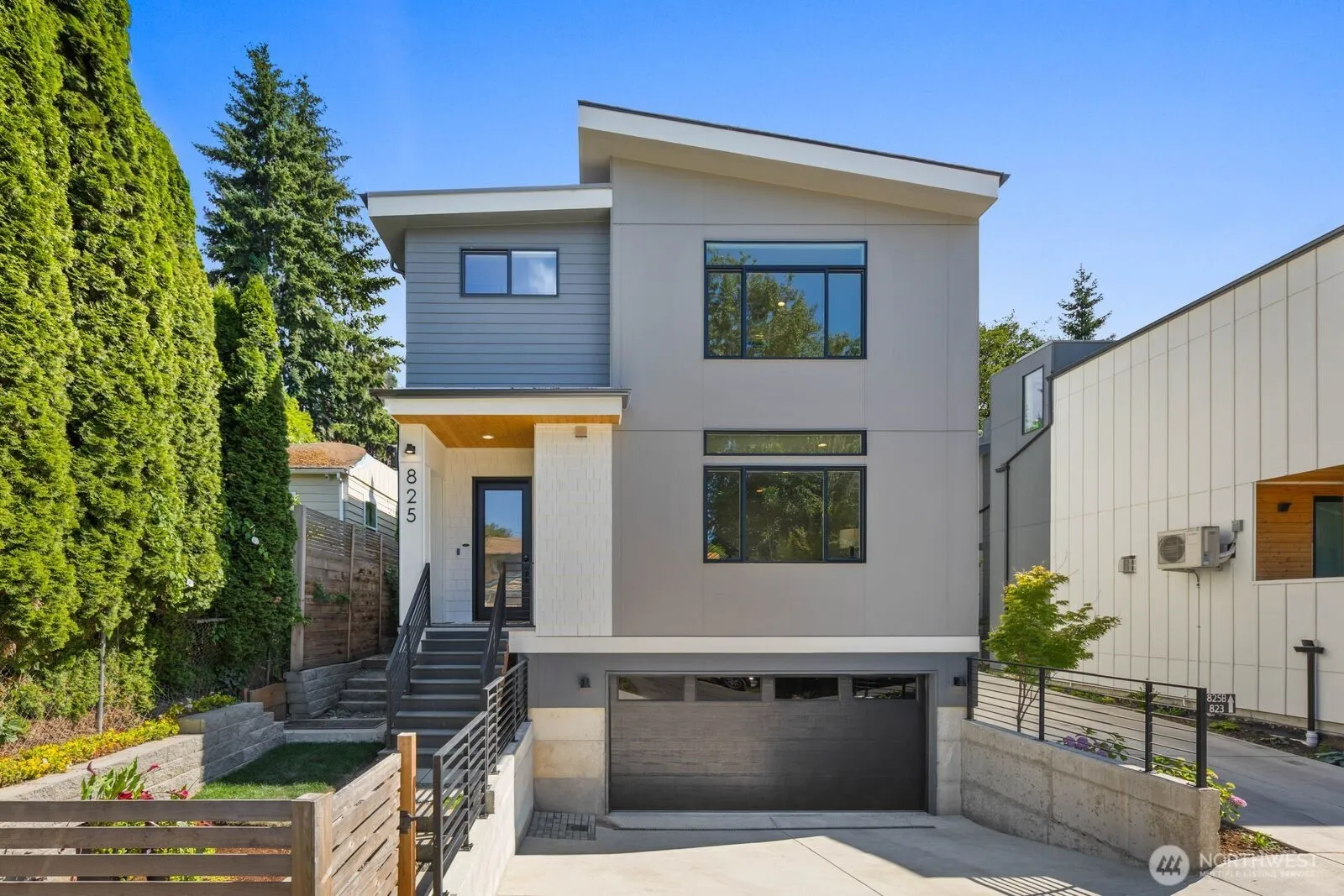 Property photo for 825 Ne 105th Street, Seattle