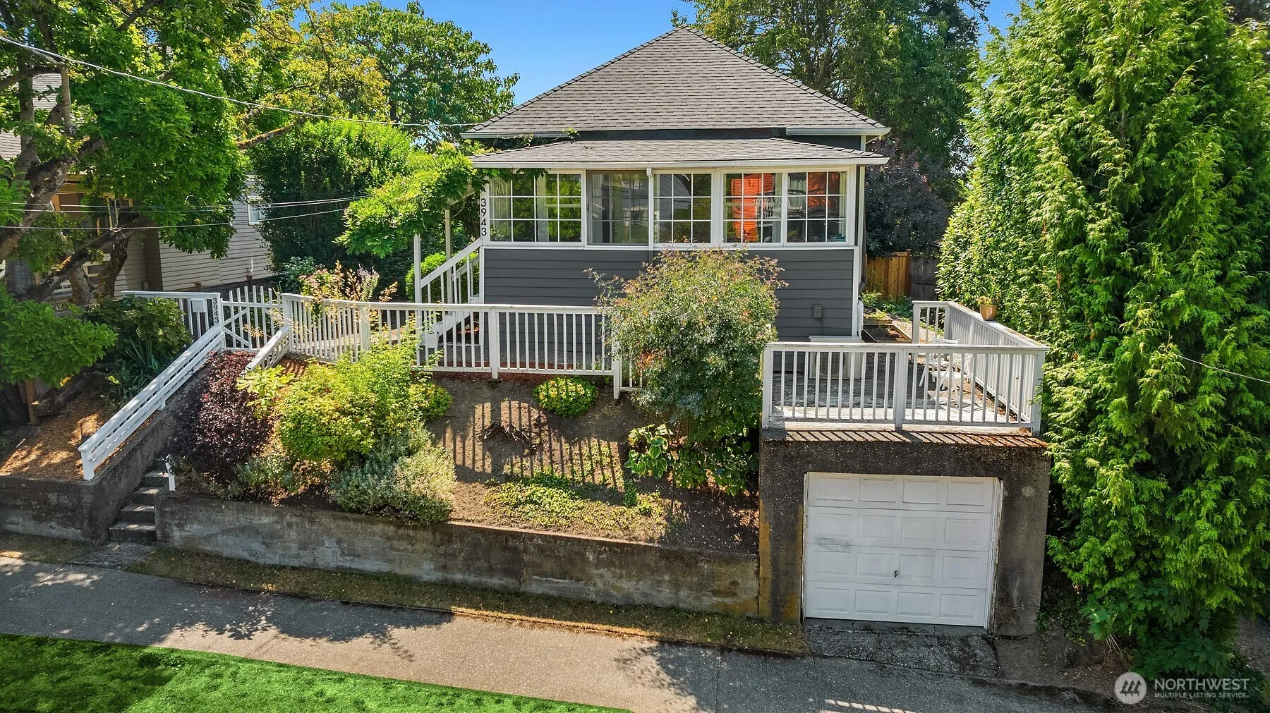 Property photo for 3943 S Orcas Street, Seattle