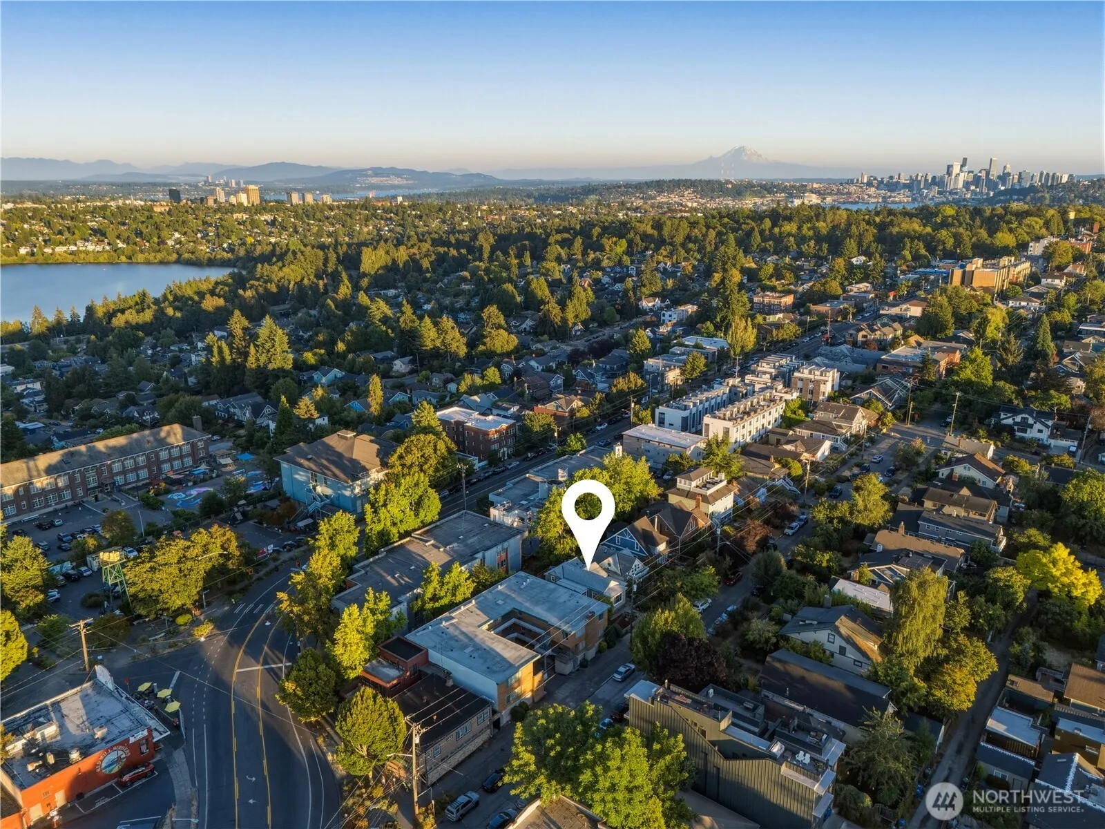 Property photo for 6542 Greenwood Avenue N, Seattle photo 2