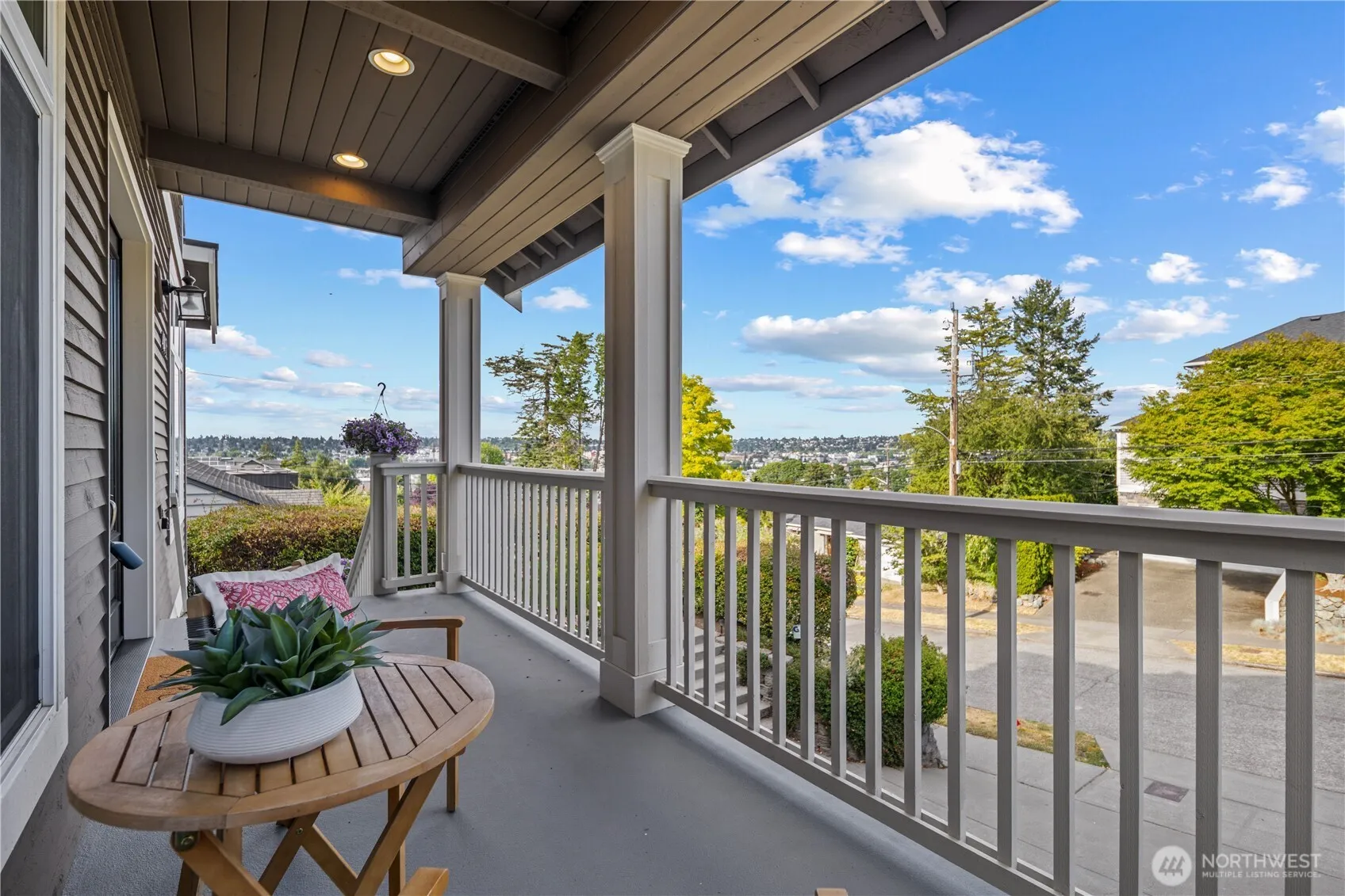 Property photo for 4047 Willams Avenue W, Seattle photo 2