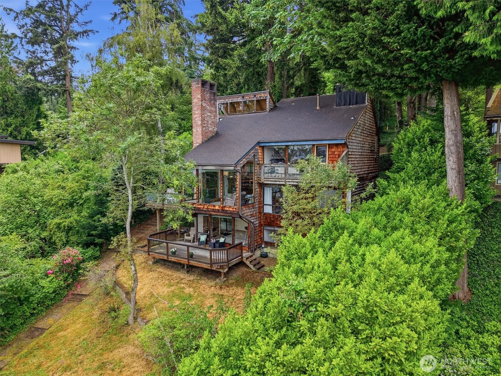 Property photo for 500 W Lake Sammamish Parkway Ne, Bellevue photo 2