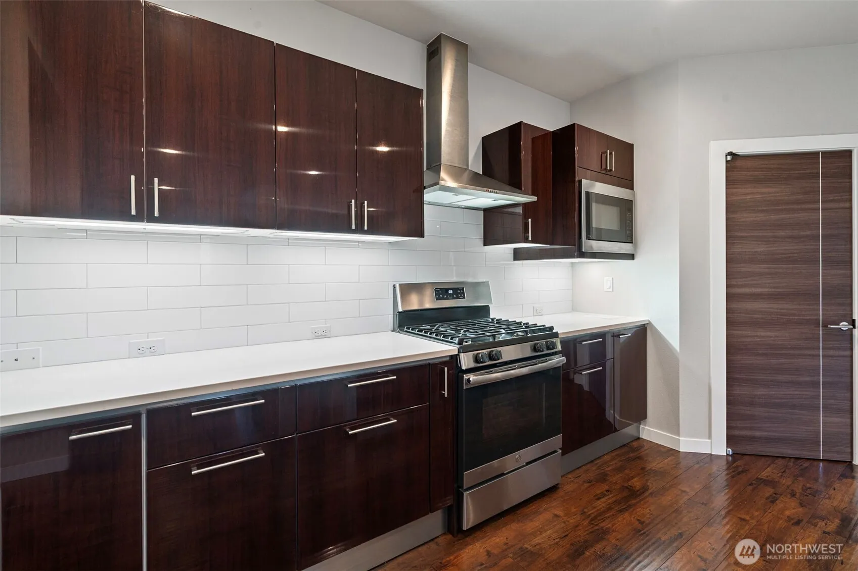 Property photo for 5311 48th Street W, University Place photo 3