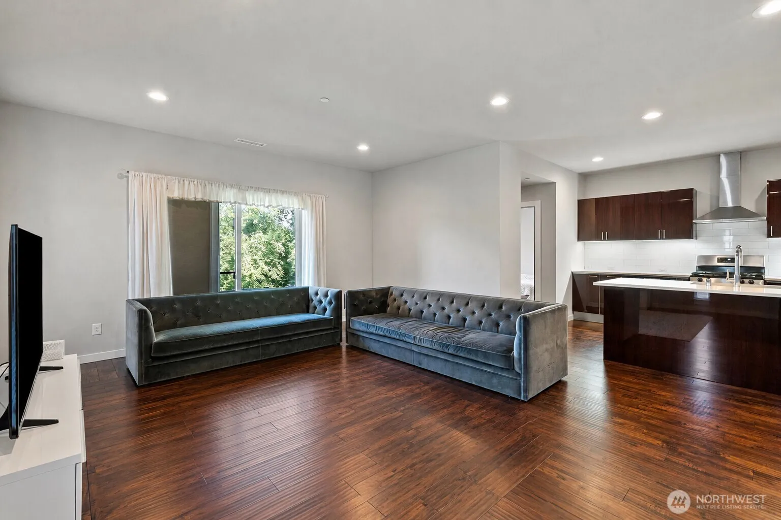 Property photo for 5311 48th Street W, University Place photo 2