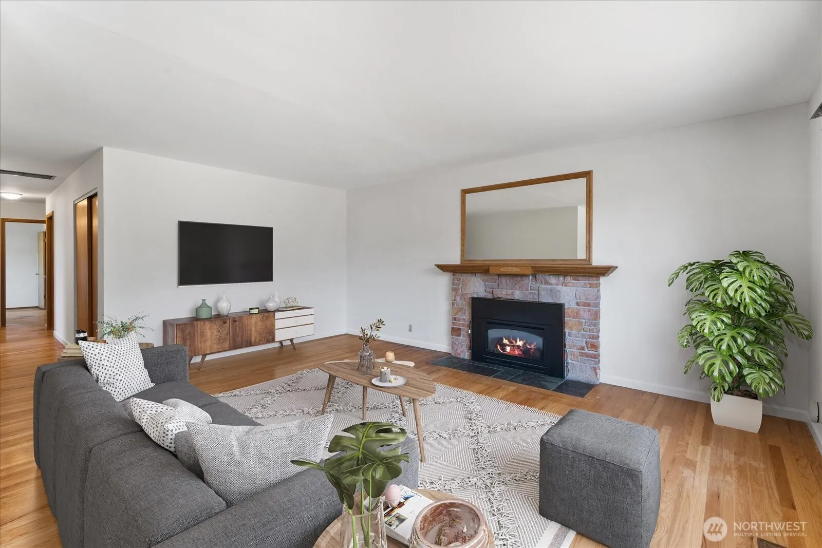 Property photo for 1016 S 203rd Street, Des Moines photo 5