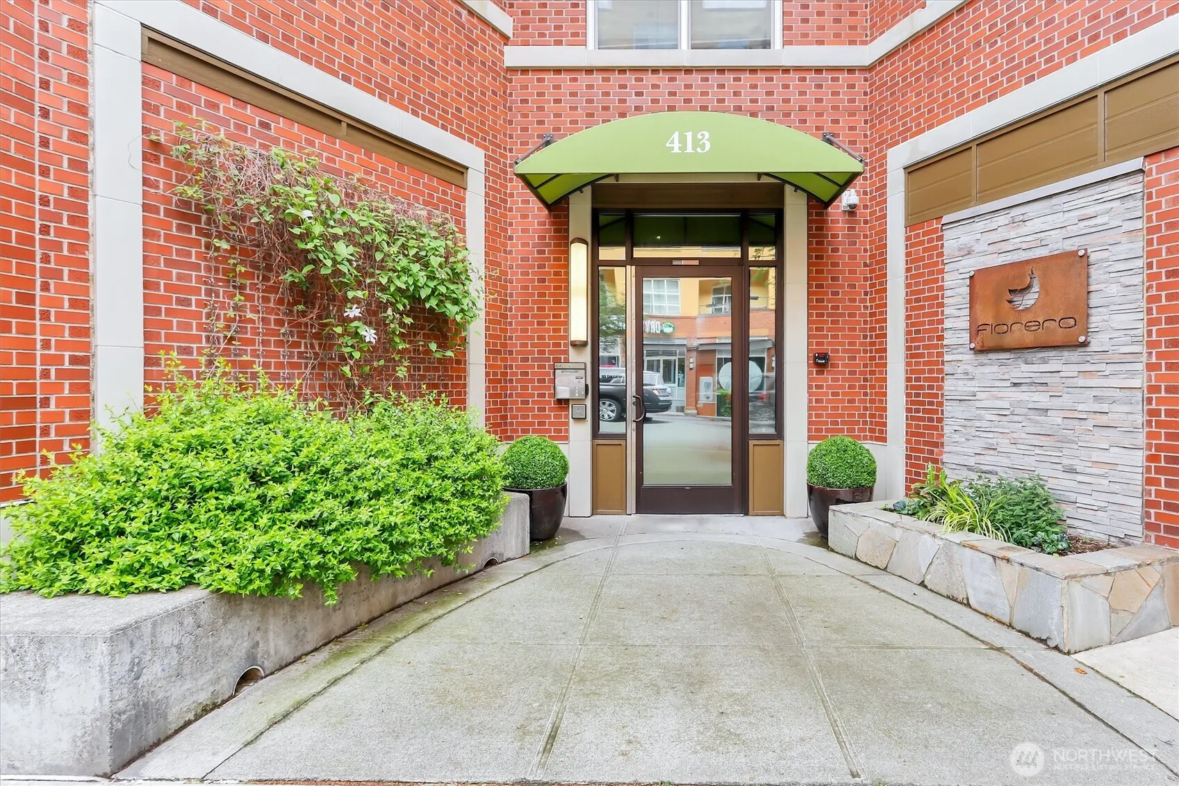 Property photo for 413 Ne 70th Street #309, Seattle photo 3