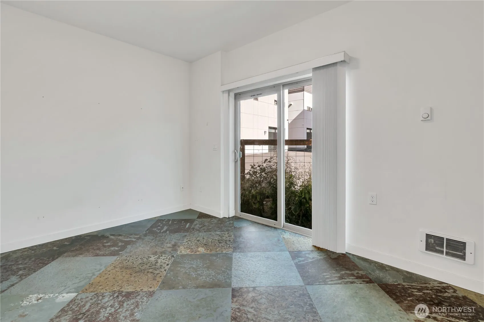 Property photo for 4206 S Greenbelt Station Drive, Seattle photo 3