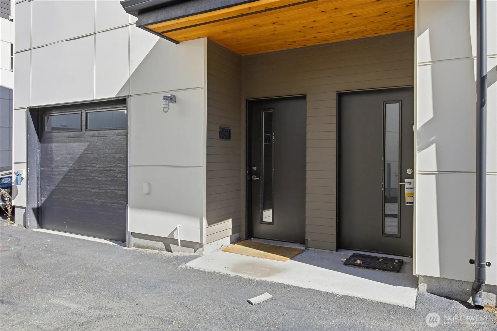 Property photo for 4206 S Greenbelt Station Drive, Seattle photo 2