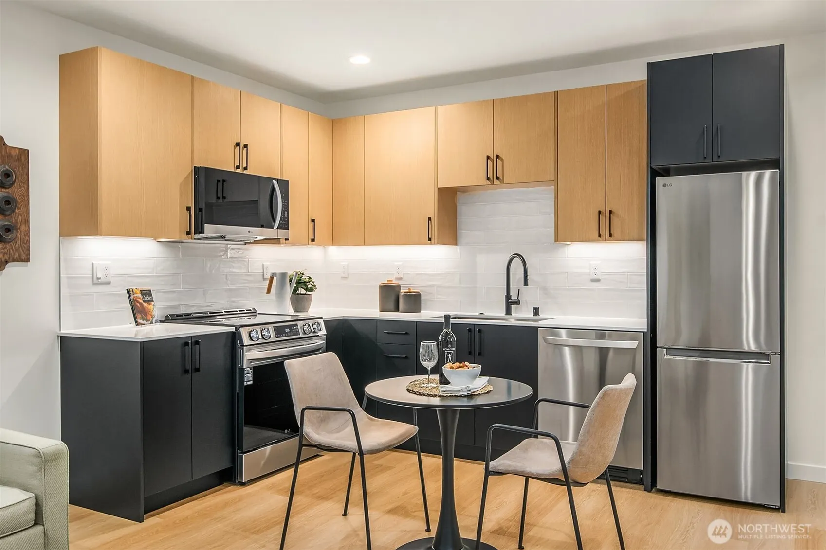 Property photo for 1455 22nd Avenue #a, Seattle photo 4