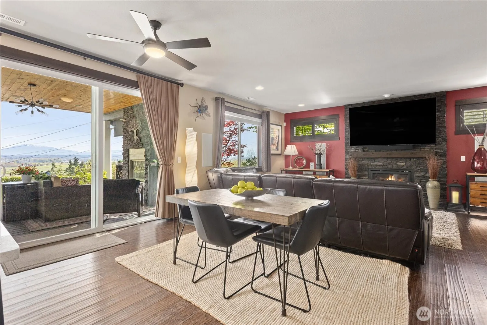 Property photo for 11733 Seattle Hill Road, Snohomish photo 4