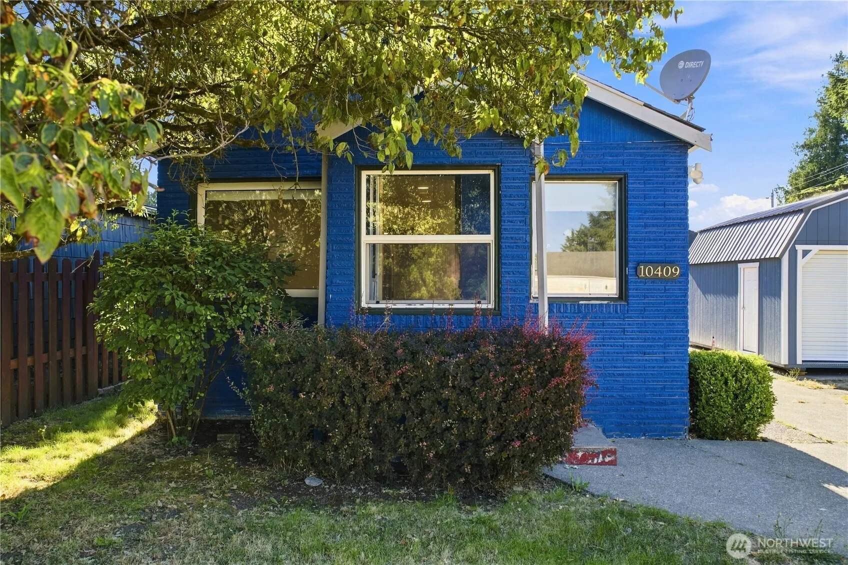 Property photo for 10409 3rd Avenue Sw, Seattle photo 2