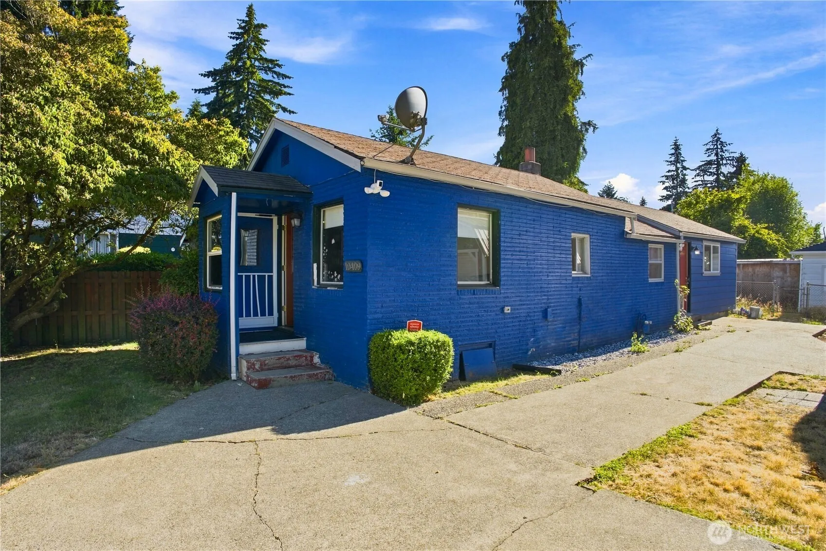 Property photo for 10409 3rd Avenue Sw, Seattle