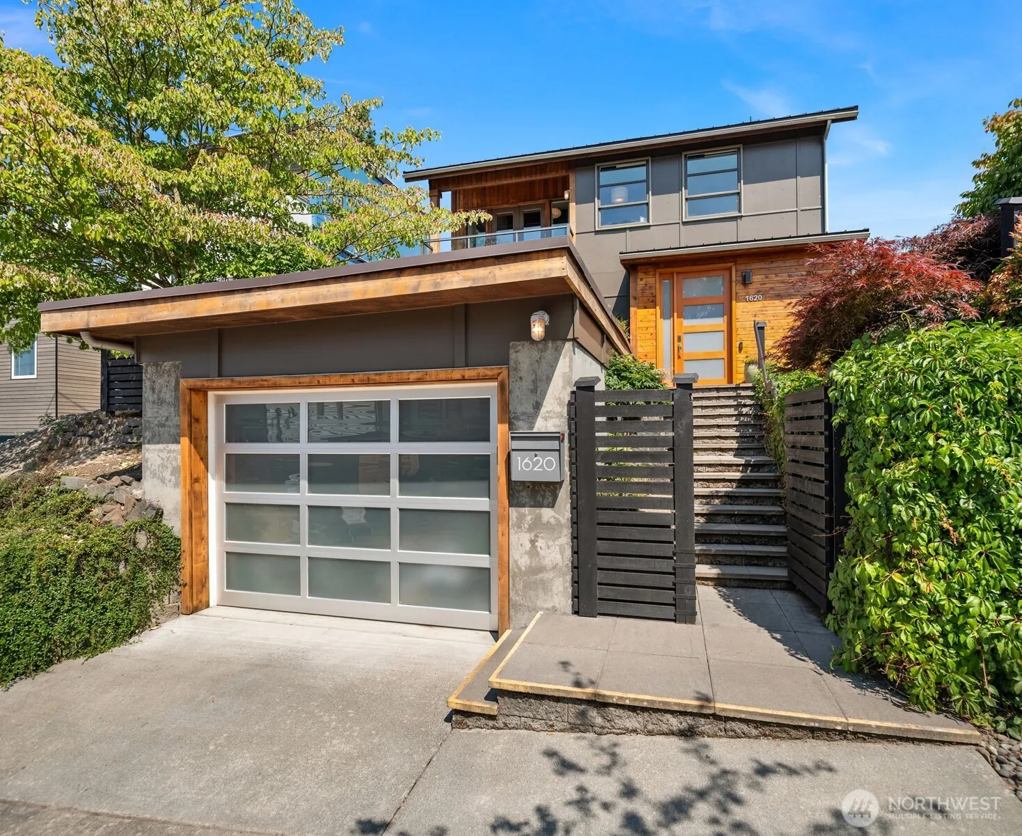 Property photo for 1620 E Alder Street, Seattle photo 3