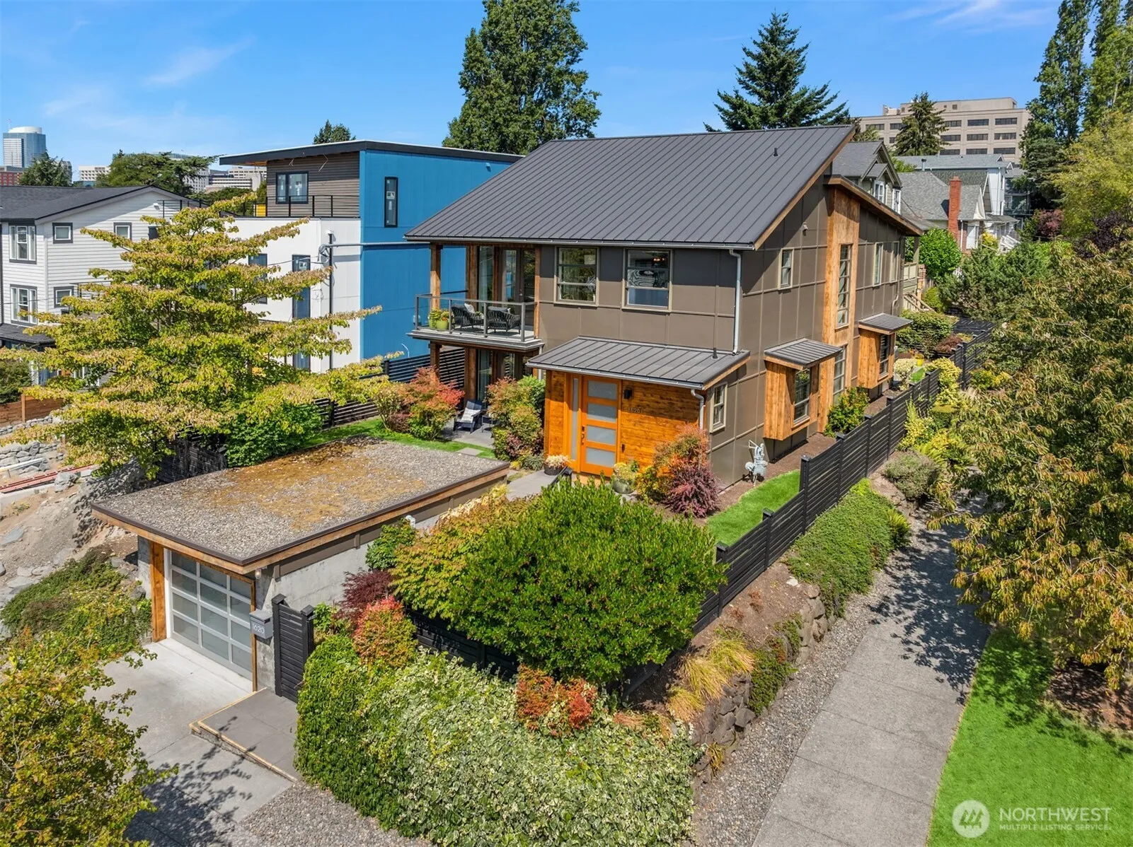 Property photo for 1620 E Alder Street, Seattle photo 2