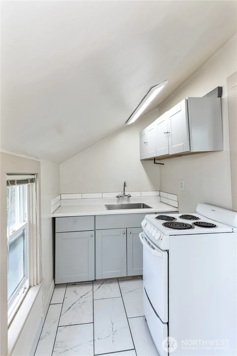 Property photo for 709 Ne 43rd Street, Seattle photo 5