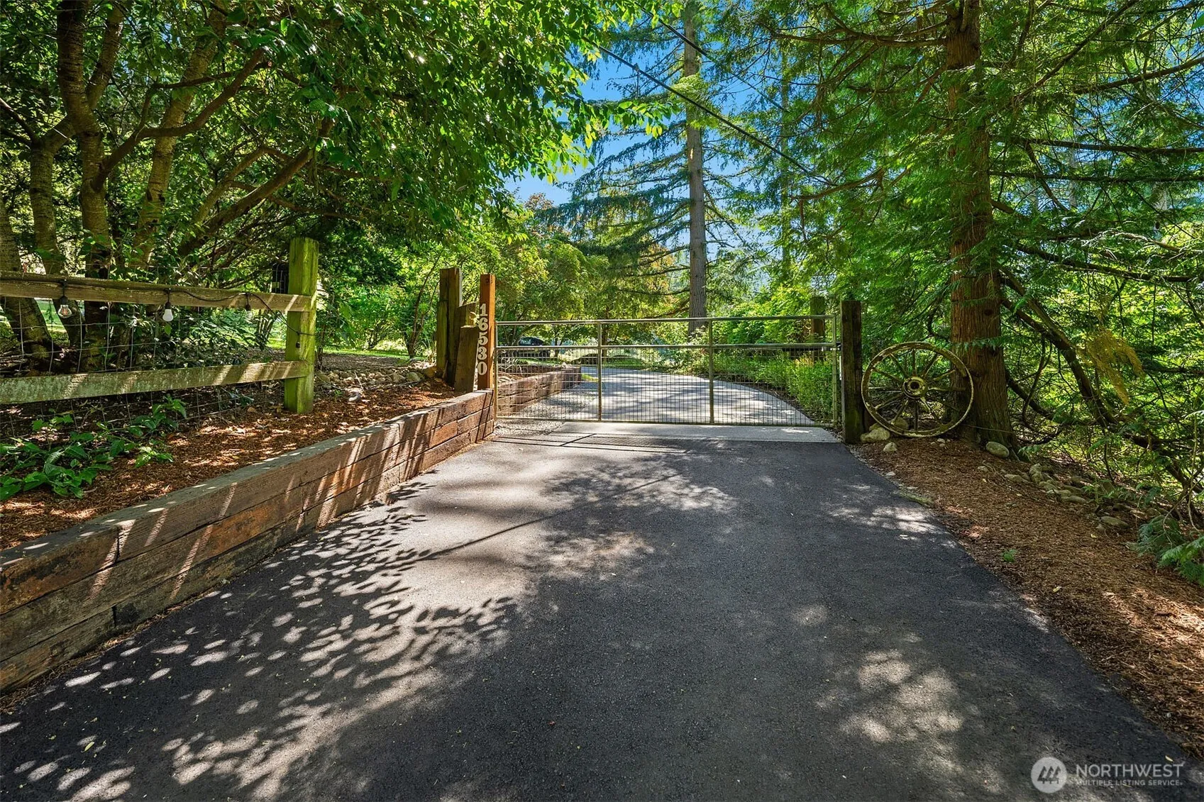 Property photo for 16530 237th Avenue Se, Issaquah photo 4