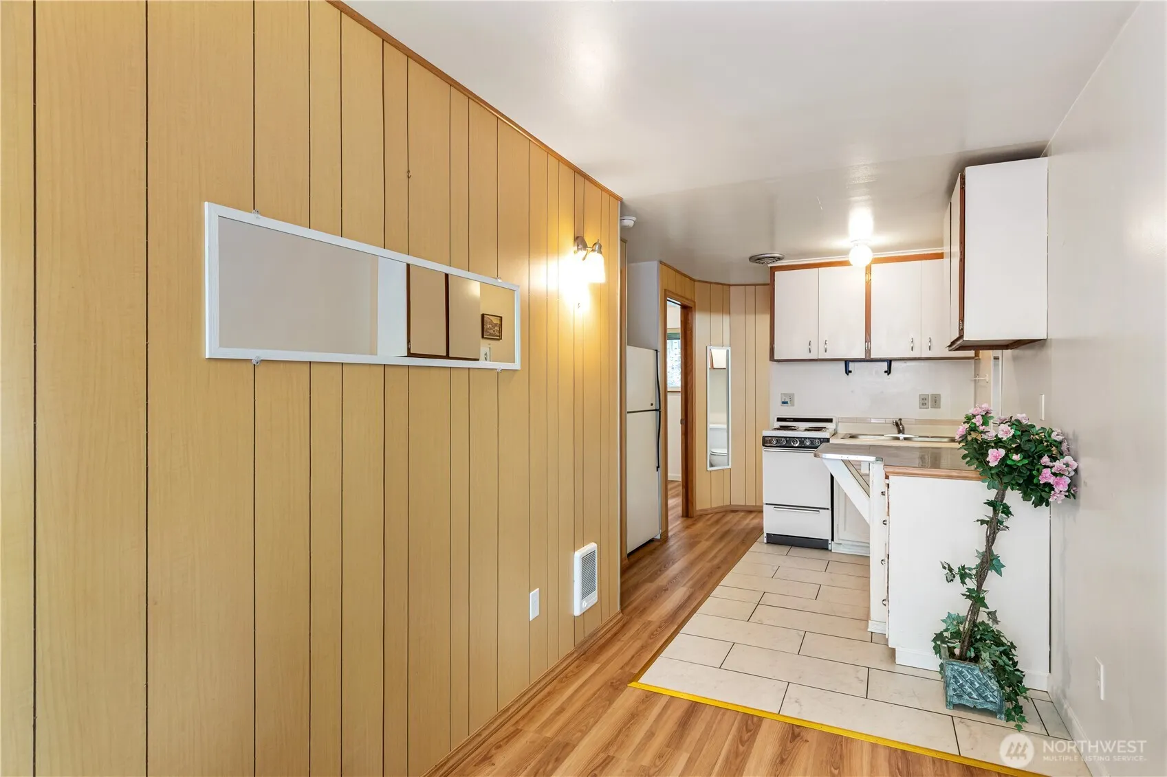 Property photo for 710 Ne 43rd Street, Seattle photo 5