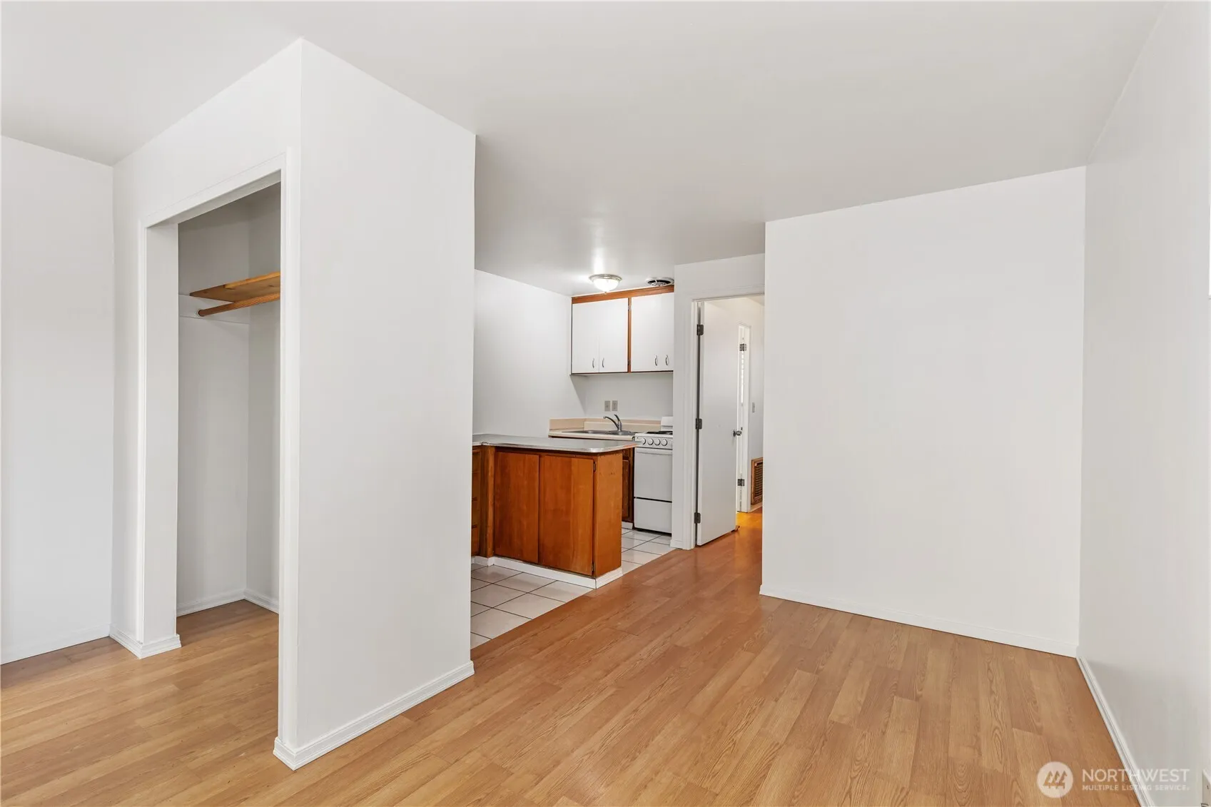 Property photo for 710 Ne 43rd Street, Seattle photo 4