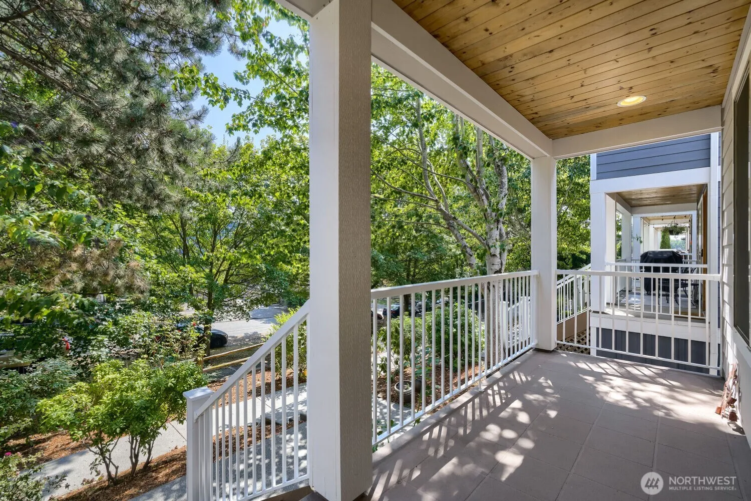 Property photo for 4407 40th Avenue Sw, Seattle photo 2