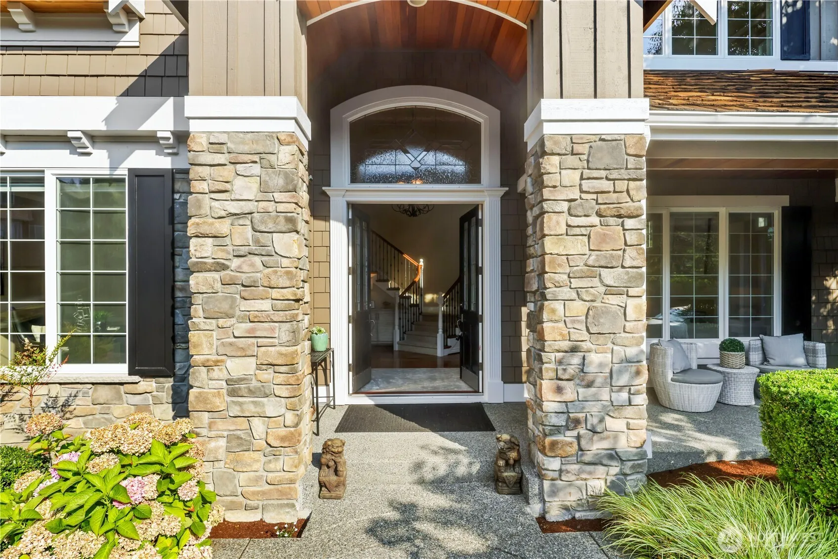 Property photo for 23270 Se 51st Place, Issaquah photo 2