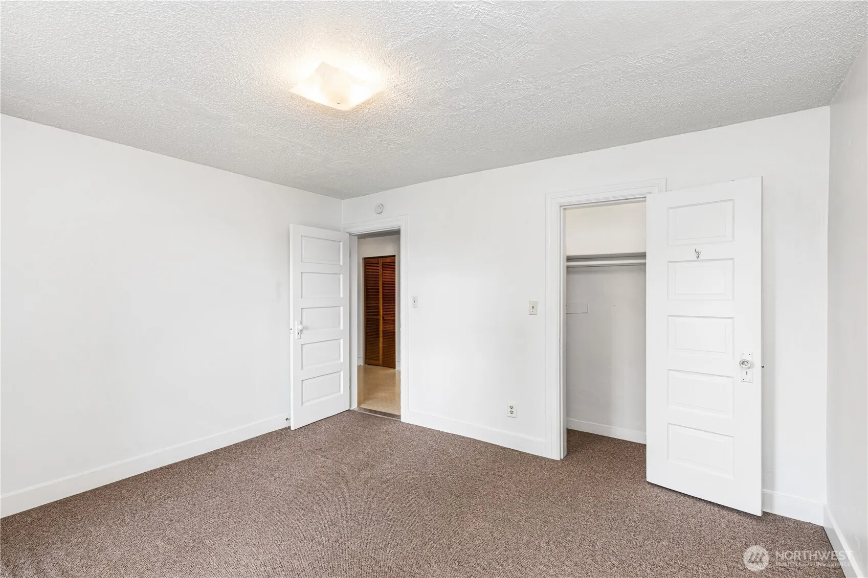 Property photo for 12340 Sand Point Way Ne, Seattle photo 4