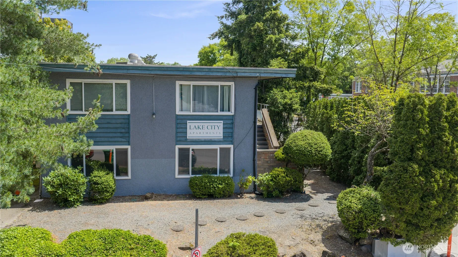 Property photo for 2600 Ne 125th Street, Seattle