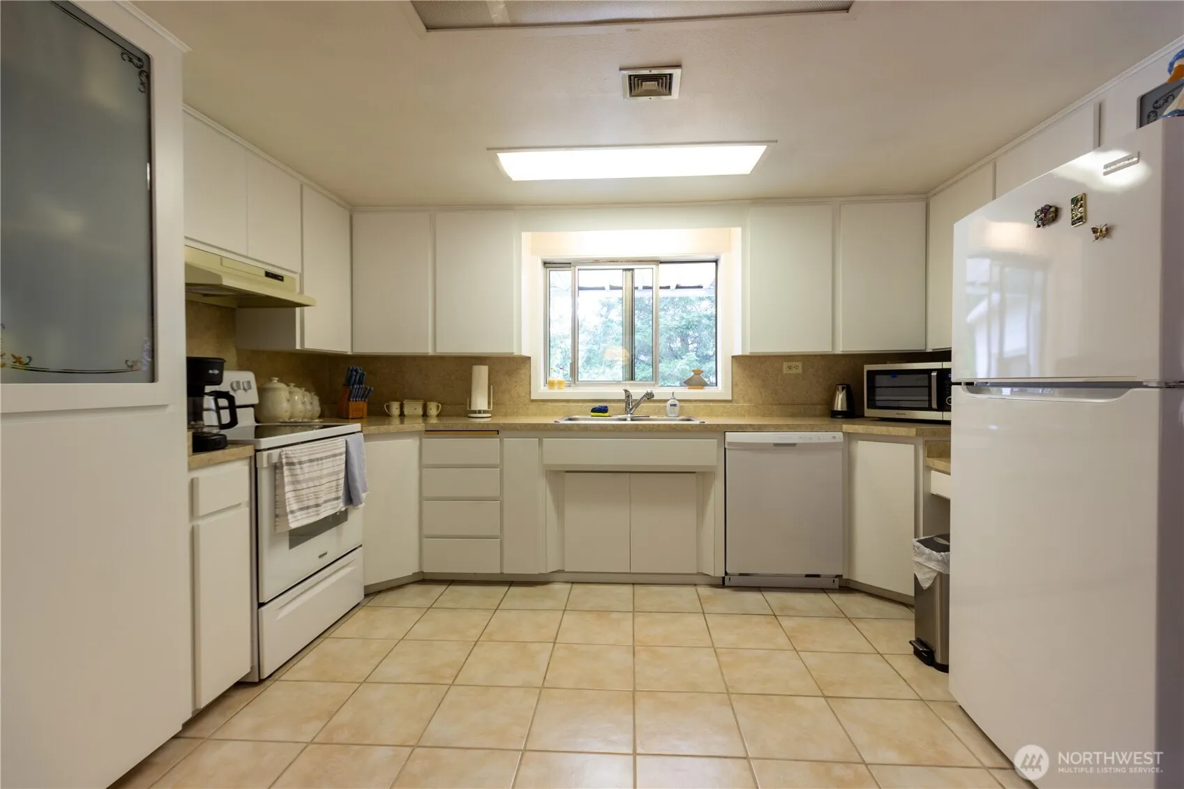 Property photo for 15522 38th Avenue E, Tacoma photo 4