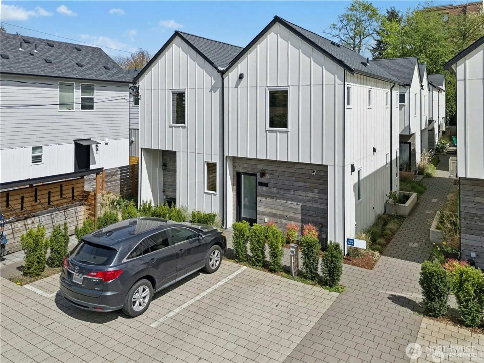 Property photo for 10354 Wallingford Ave N #b, Seattle