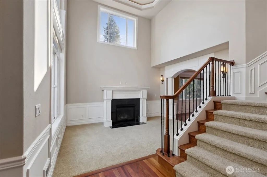 Property photo for 15025 Se 43rd St, Bellevue photo 3