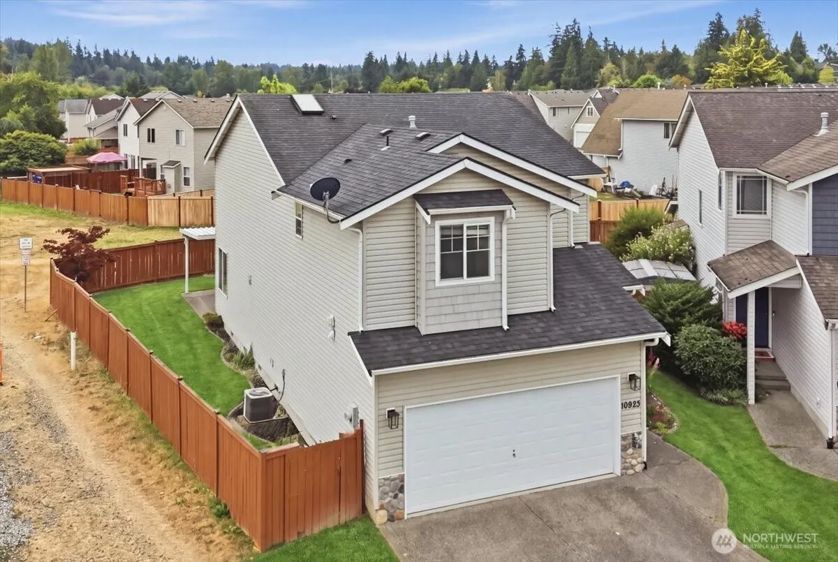 Property photo for 10923 185th Avenue E, Bonney Lake photo 3