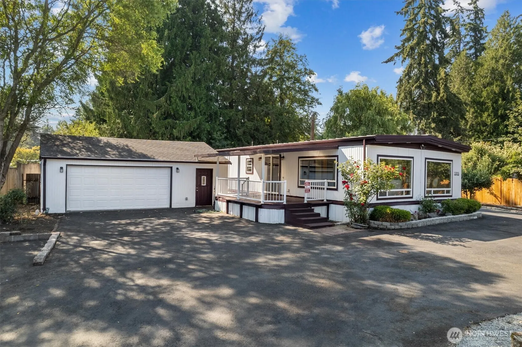 Property photo for 13816 51st Avenue E, Tacoma photo 3
