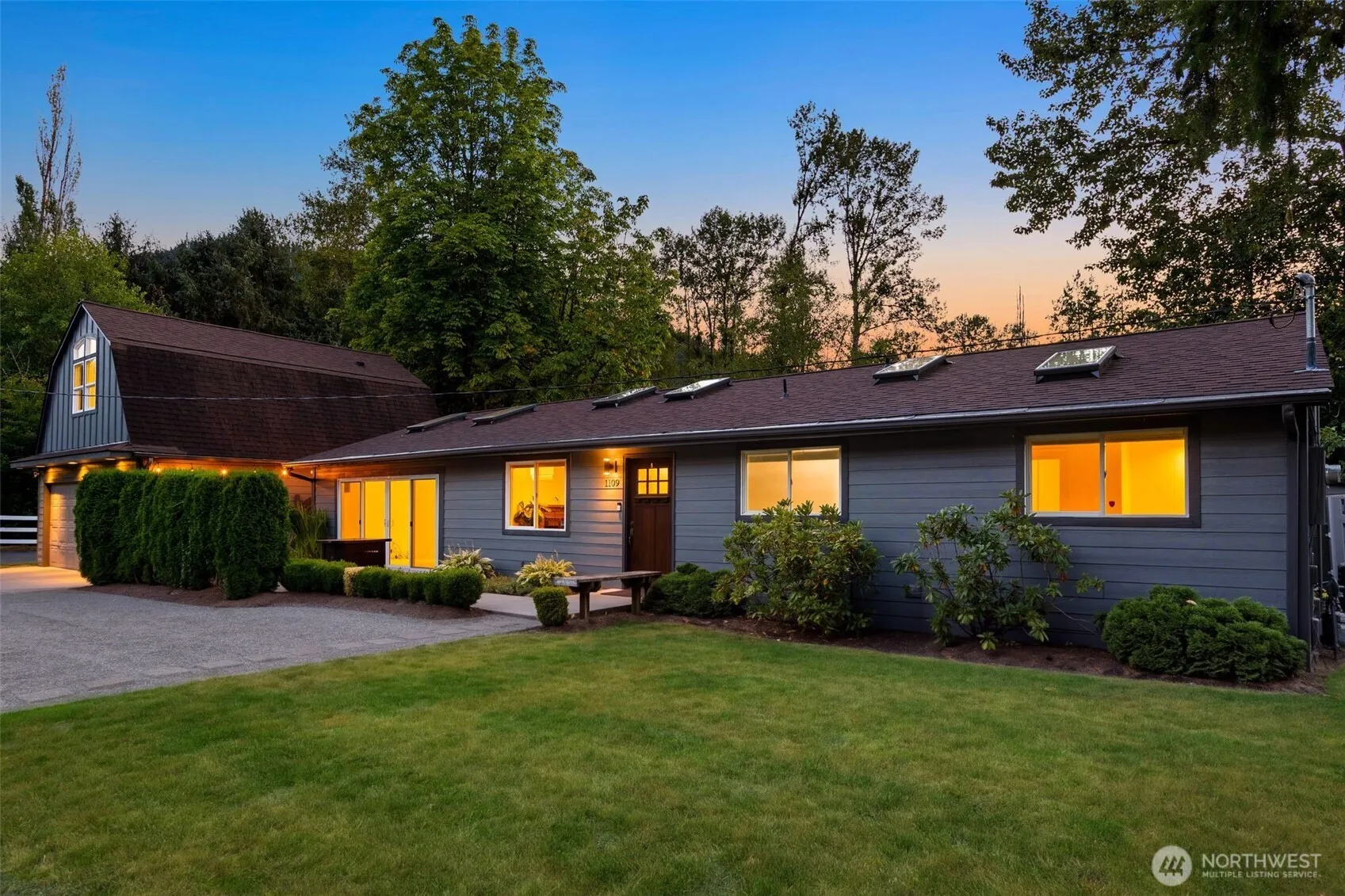 Property photo for 1109 Lewis Lane Se, Issaquah photo 2