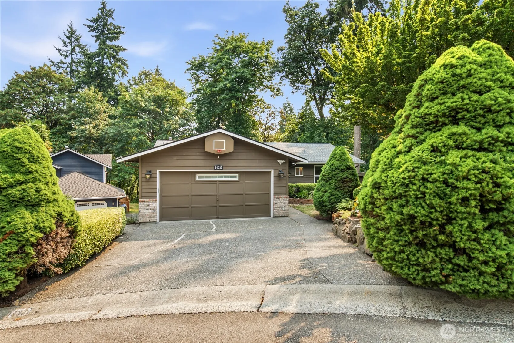 Property photo for 14327 Ne 84th Court, Redmond