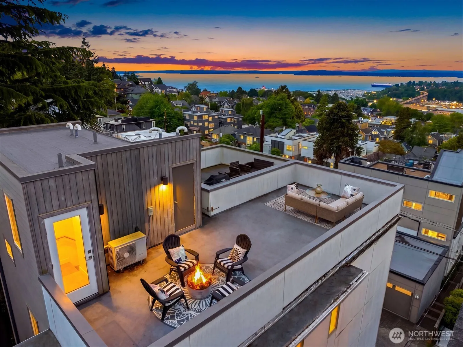 Property photo for 1935 B 7th Avenue W, Seattle photo 3