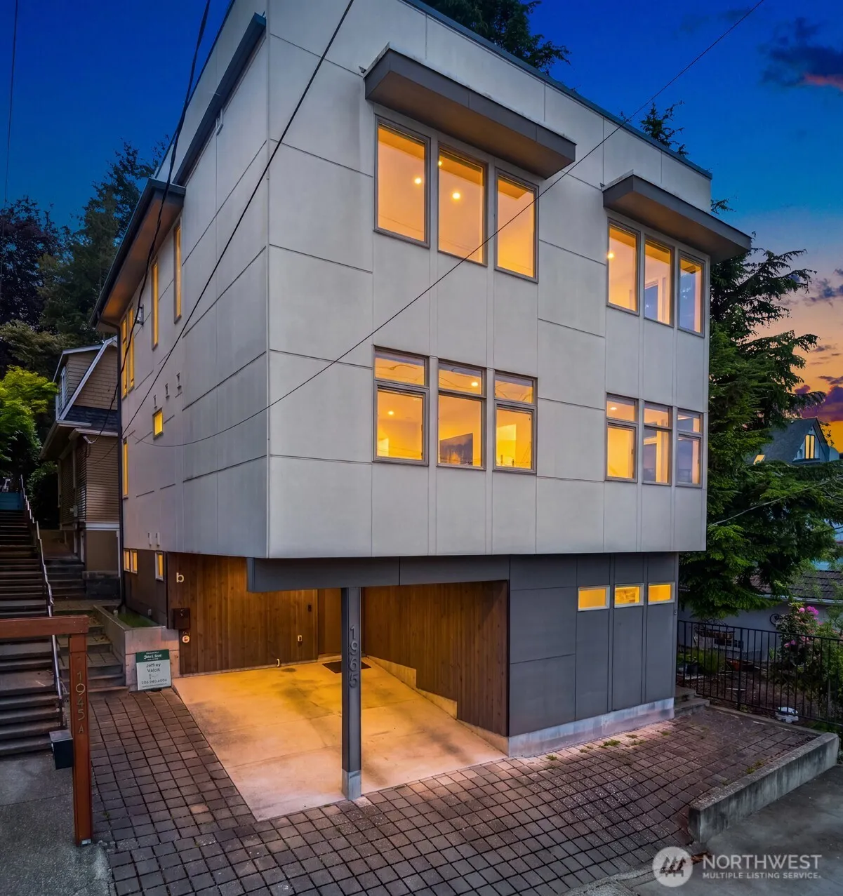 Property photo for 1935 B 7th Avenue W, Seattle photo 4