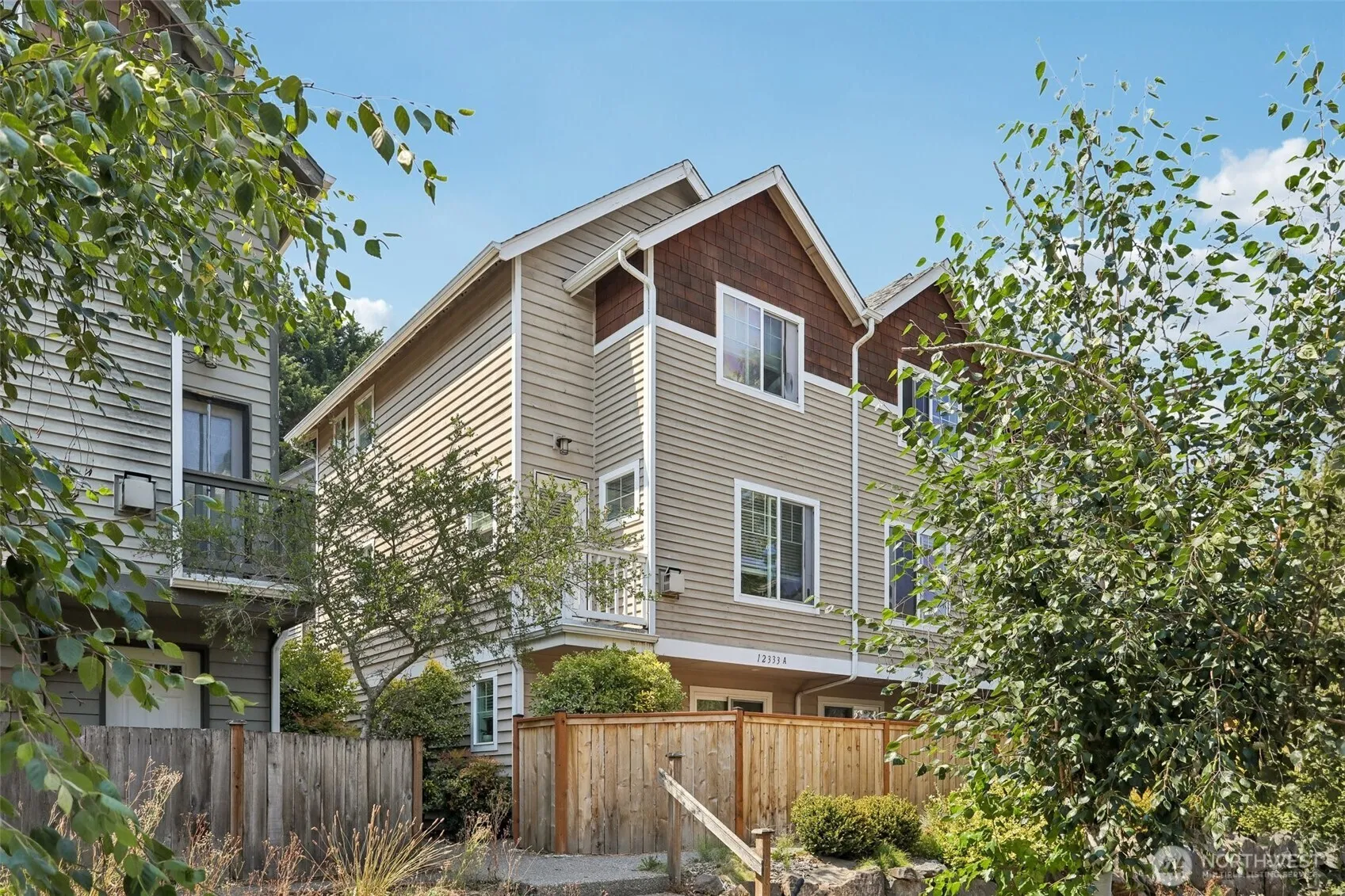 Property photo for 12333 28th Avenue Ne #b, Seattle