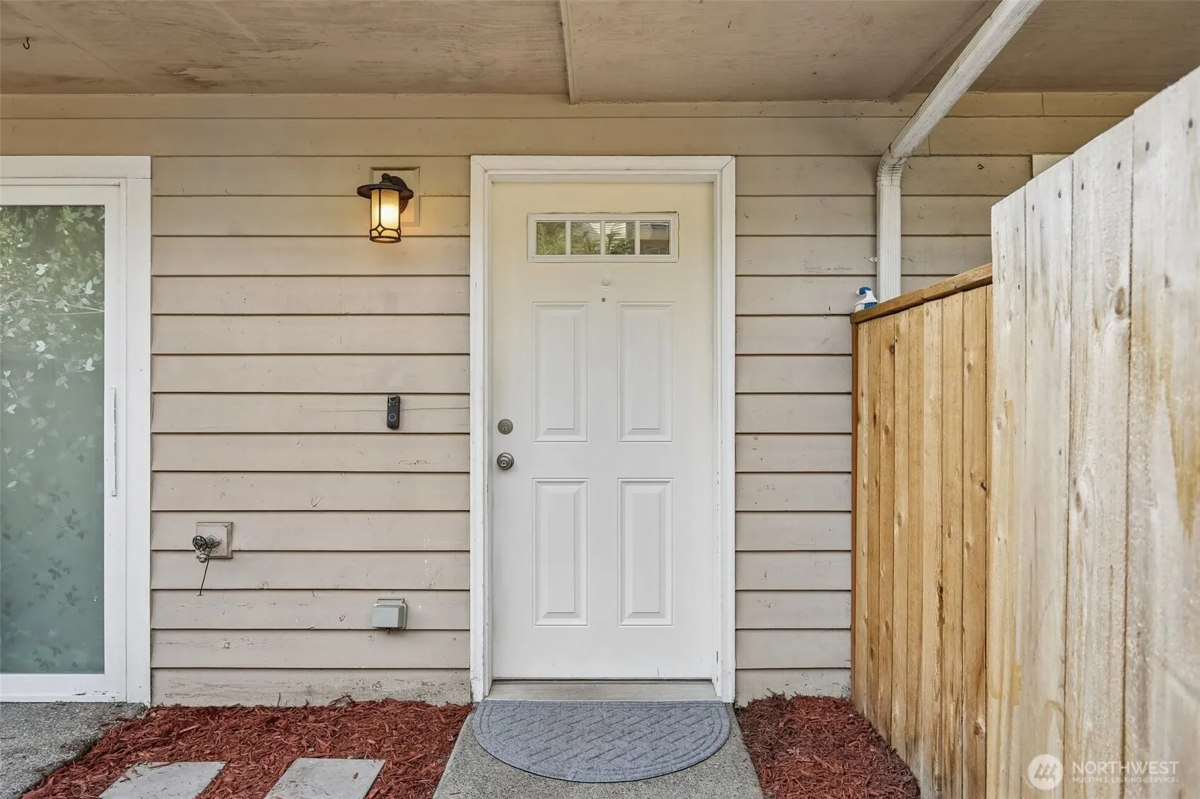 Property photo for 12333 28th Avenue Ne #b, Seattle photo 2