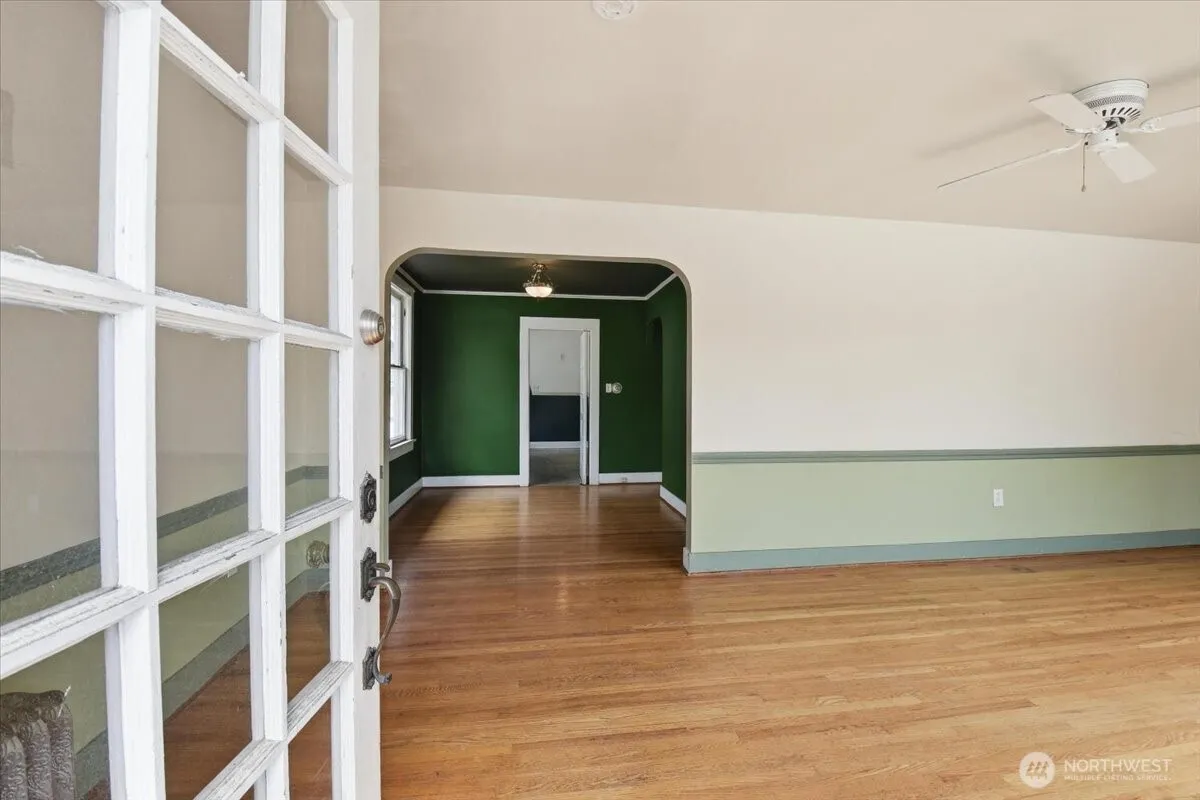 Property photo for 308 Ne 50th Street, Seattle photo 2